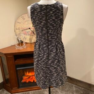 Black and White Sleeveless Sheath Dress